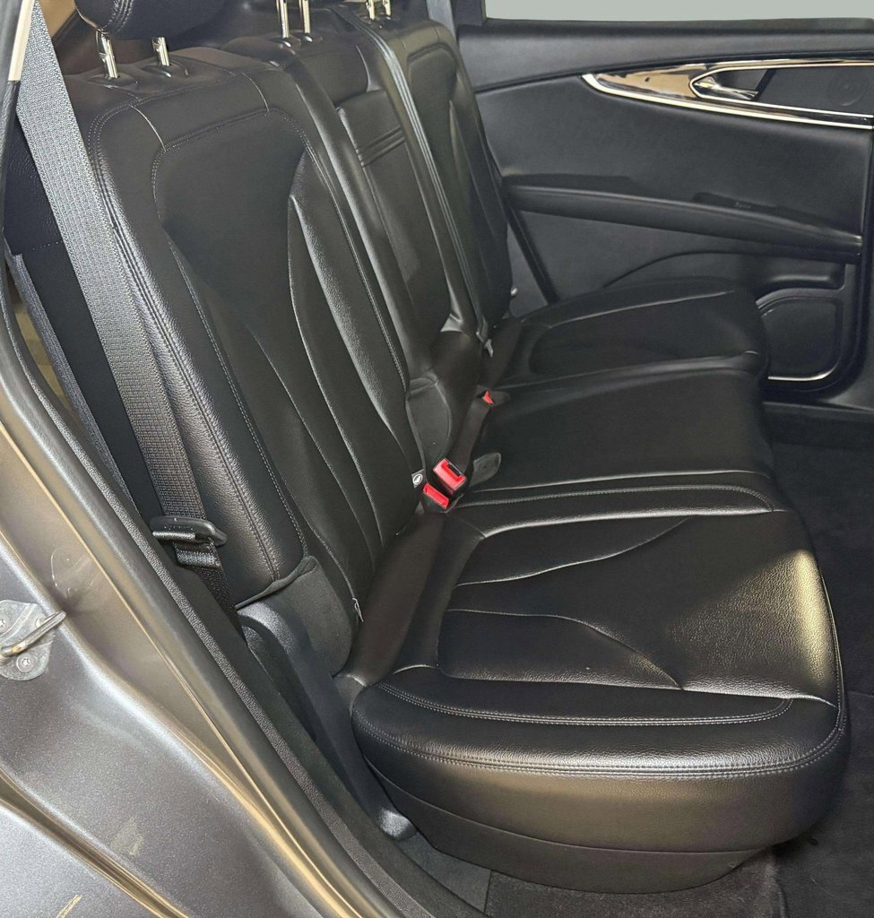 Used 2022 Lincoln Nautilus FWD w/ Premium Package image 23