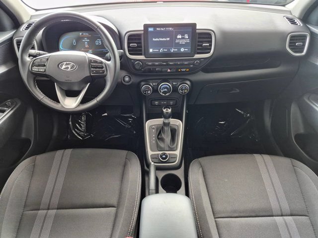 Used 2025 Hyundai Venue SEL FWD image 25