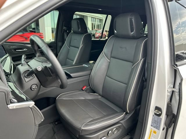 Certified 2023 Cadillac Escalade ESV Sport w/ LPO, ONYX Package AWD/4WD image 14