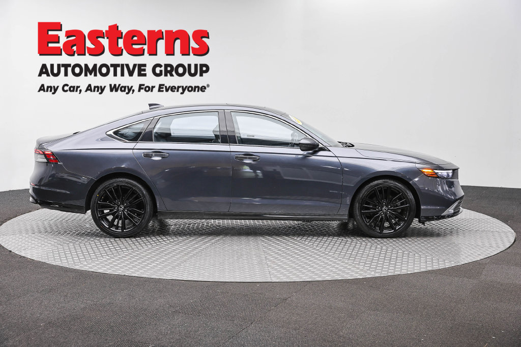 Used 2023 Honda Accord Touring image 6