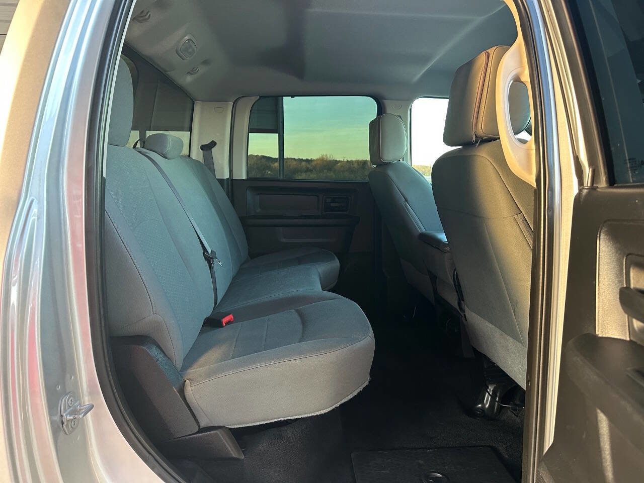 Used 2016 RAM 2500 Tradesman w/ Chrome Appearance Group image 15