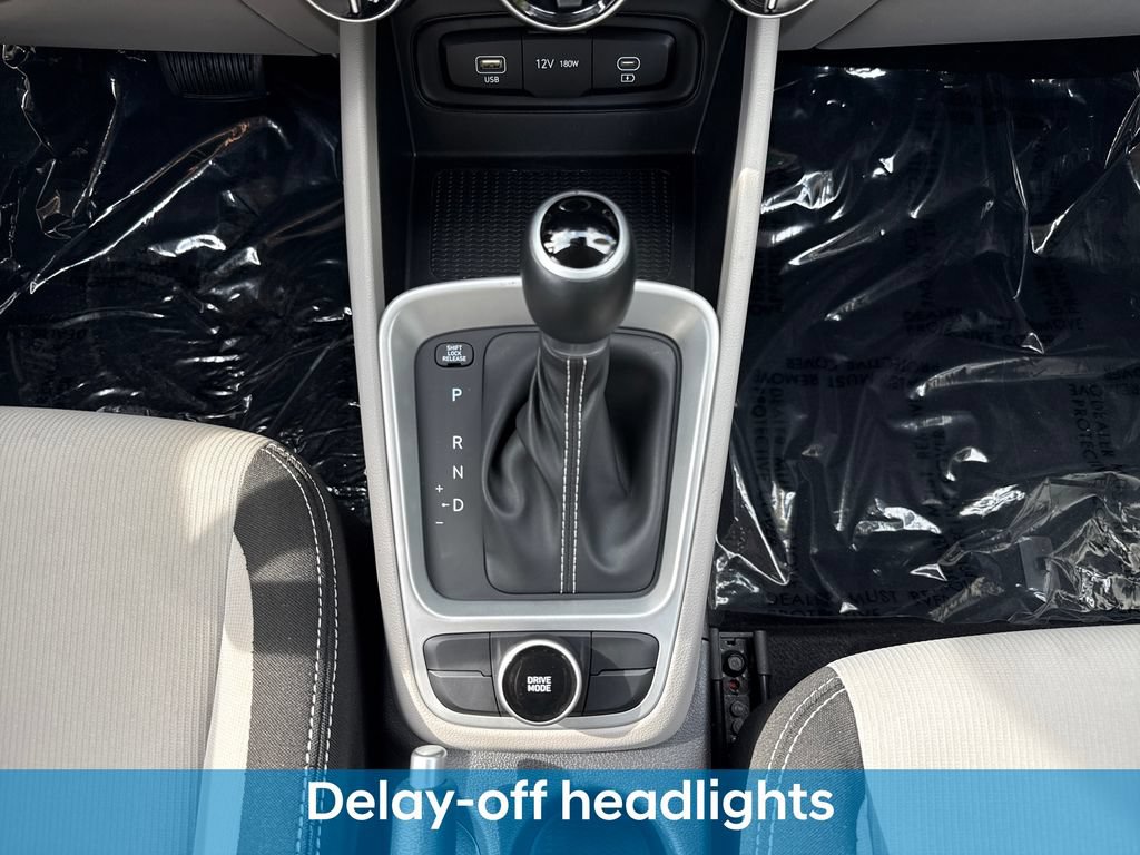 Used 2025 Hyundai Venue SEL FWD image 30
