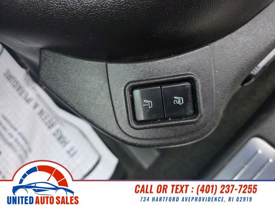 Used 2015 Ford Taurus SHO w/ Equipment Group 401A image 22