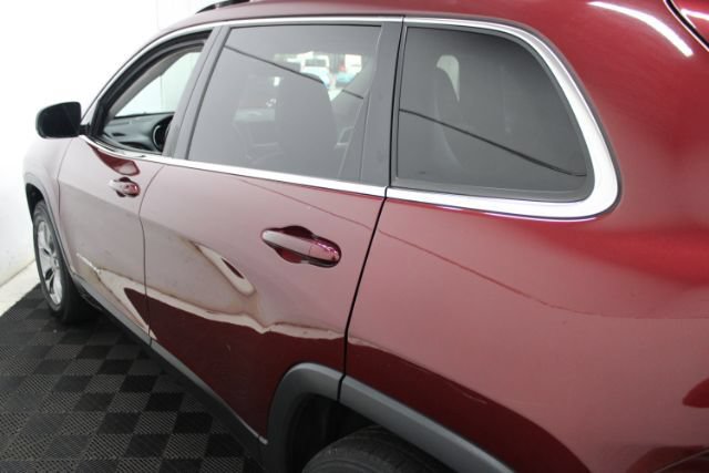 Used 2020 Jeep Cherokee Latitude Plus w/ Comfort/Convenience Group AWD/4WD image 11
