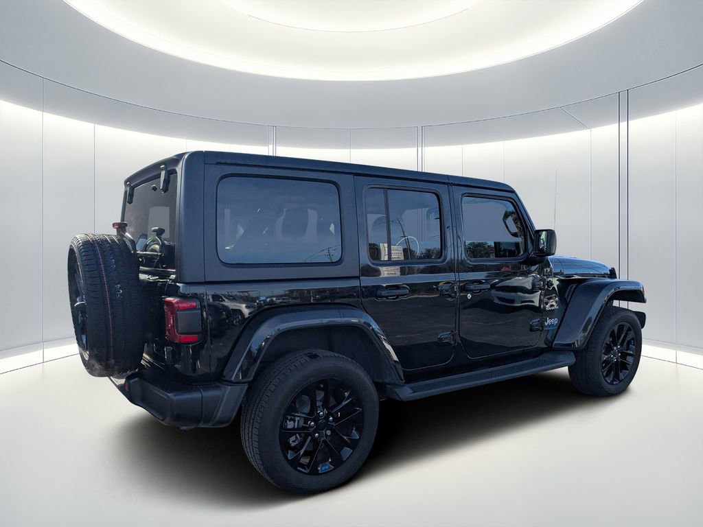 Used 2023 Jeep Wrangler Unlimited Sahara image 3