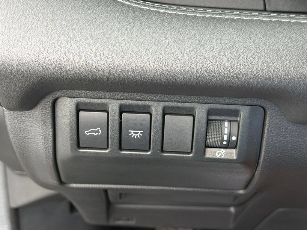 Used 2025 Subaru Ascent Limited AWD/4WD image 38