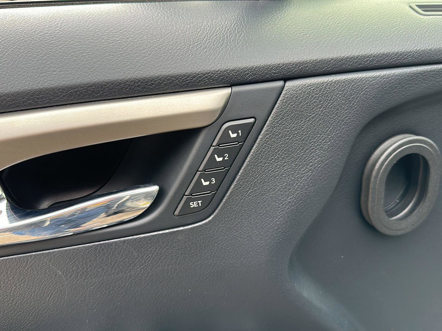 Used 2019 Lexus RX 350L FWD image 24