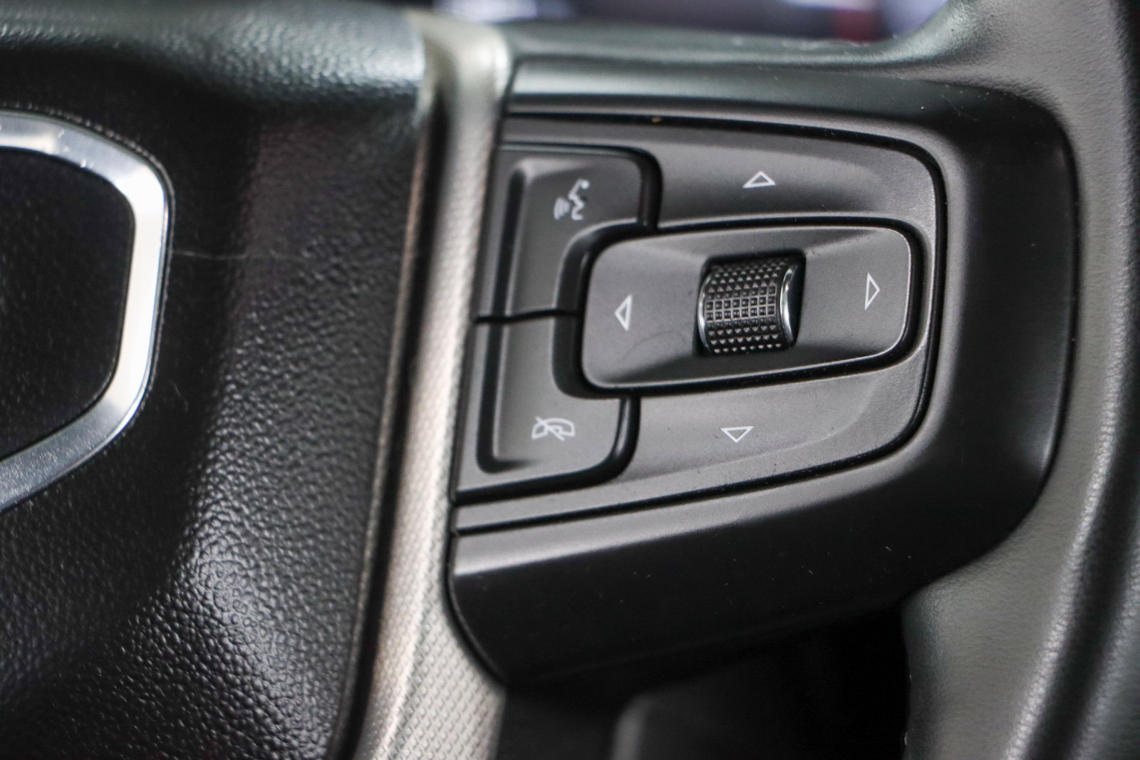 Used 2023 GMC Yukon XL Denali AWD/4WD image 15