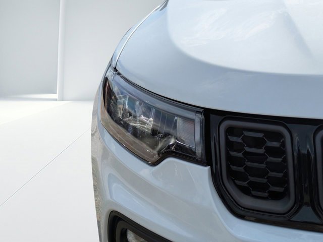 New 2026 Jeep Compass Latitude image 32