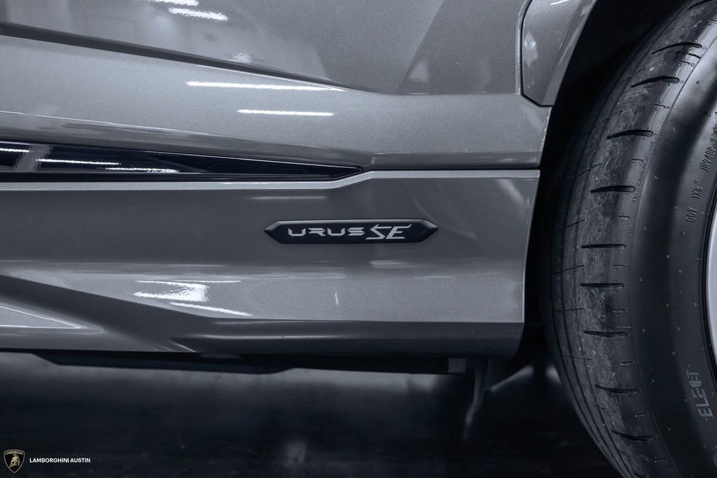 Used 2025 Lamborghini Urus Performante AWD/4WD image 9
