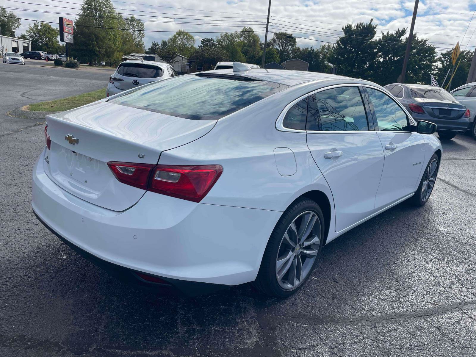 Used 2023 Chevrolet Malibu LT w/ Driver Confidence Package FWD image 8