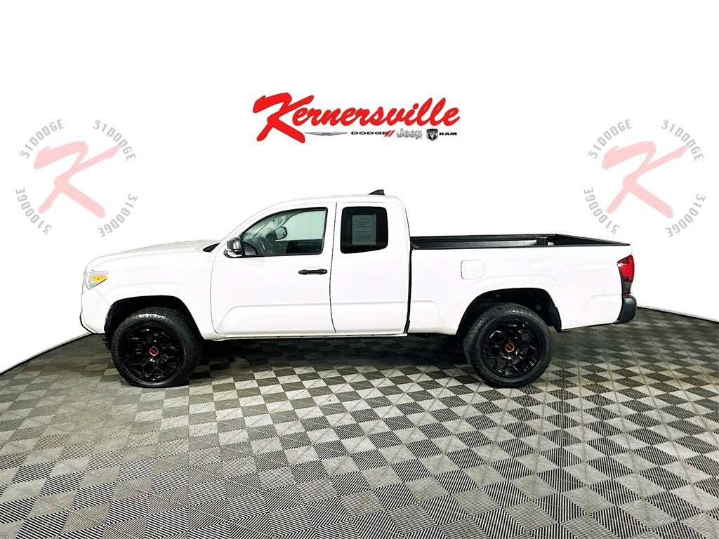 Used 2019 Toyota Tacoma SR image 4