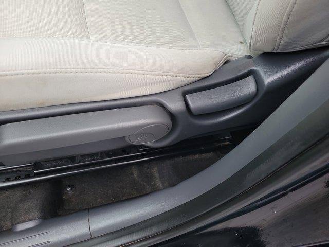 Used 2025 Hyundai Kona SE image 16