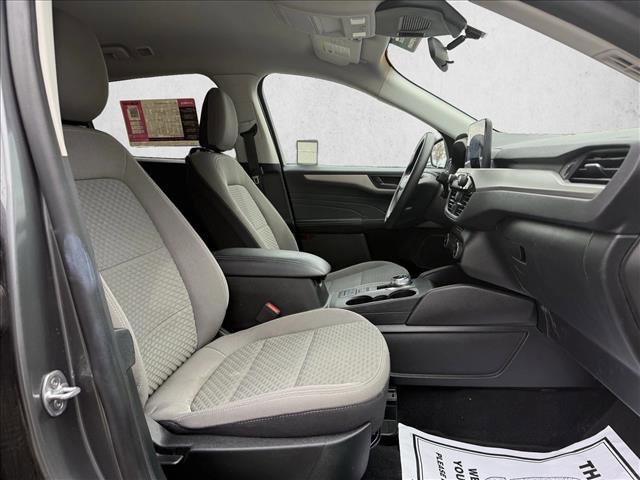 Used 2022 Ford Escape SE image 19