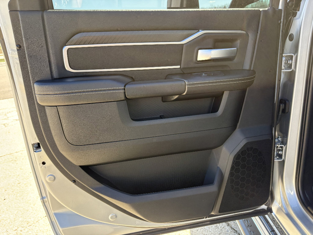 New 2026 RAM 3500 Big Horn AWD/4WD image 16