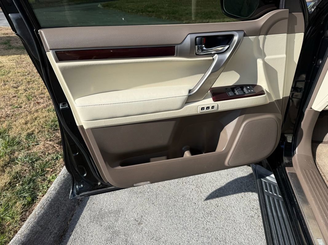 Used 2017 Lexus GX 460 Luxury image 15