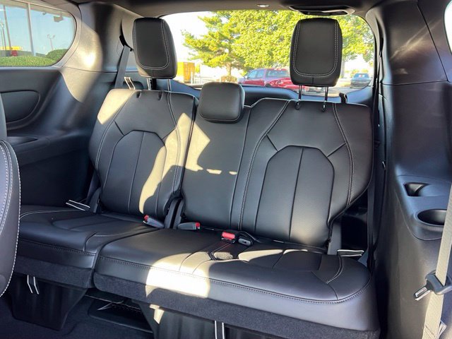 New 2027 Chrysler Pacifica LX FWD image 22