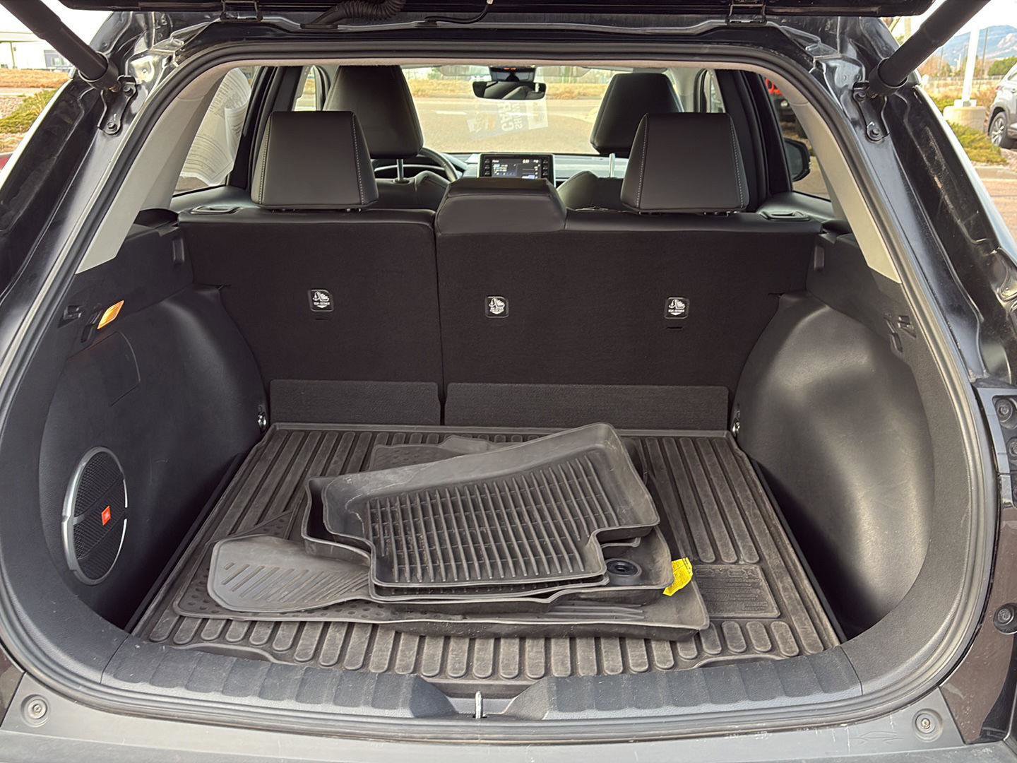 Used 2022 Toyota Corolla Cross XLE w/ Convenience Package image 26