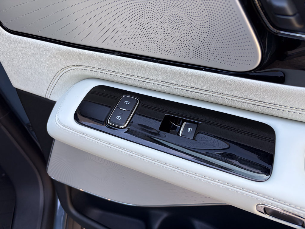 New 2026 Lincoln Aviator Black Label w/ Dynamic Handling Package AWD/4WD image 40