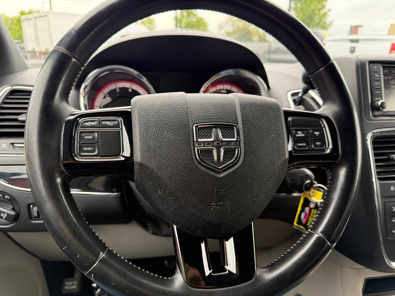 Used 2019 Dodge Grand Caravan SXT FWD image 12