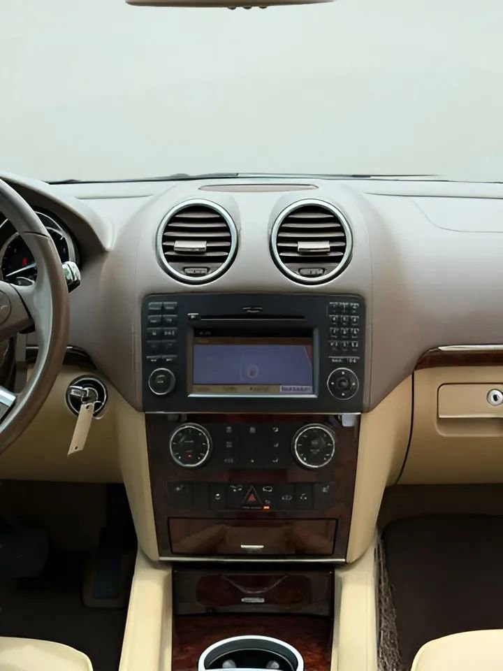 Used 2012 Mercedes-Benz GL 450 4MATIC image 31