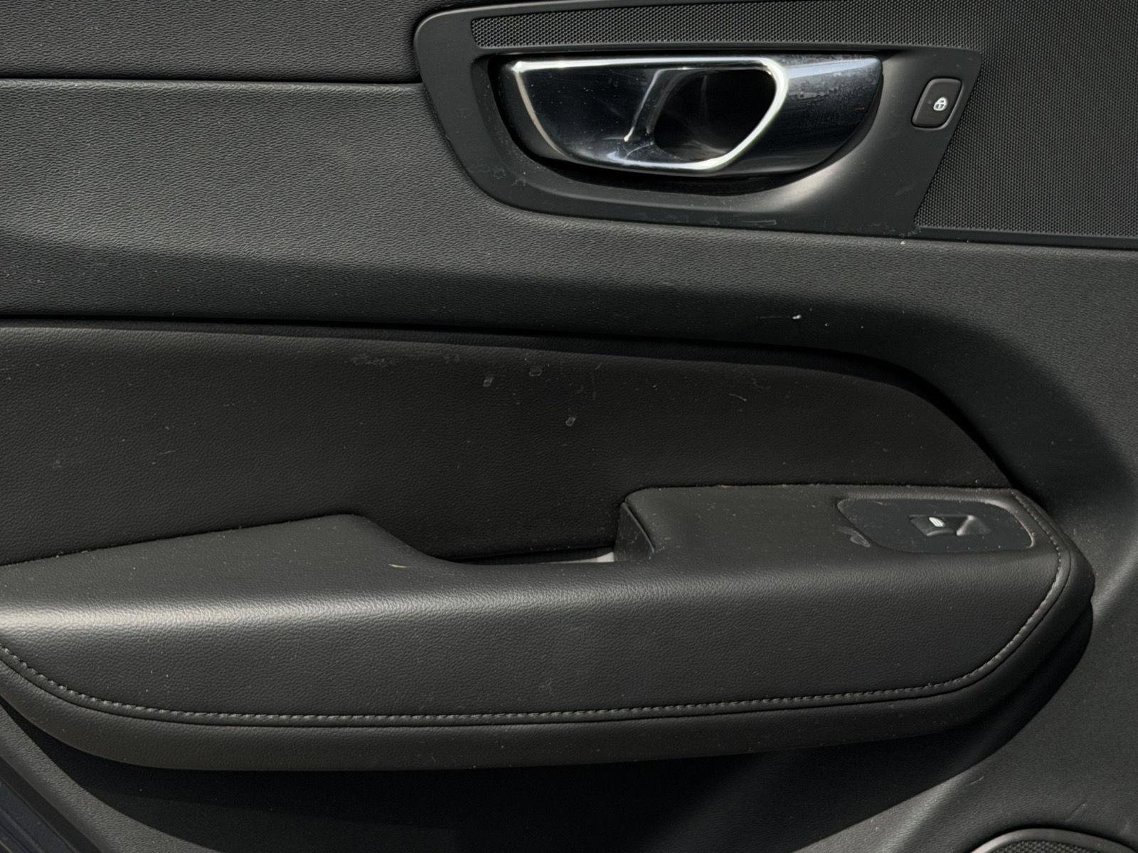 Used 2023 Volvo XC60 B5 Core AWD/4WD image 22