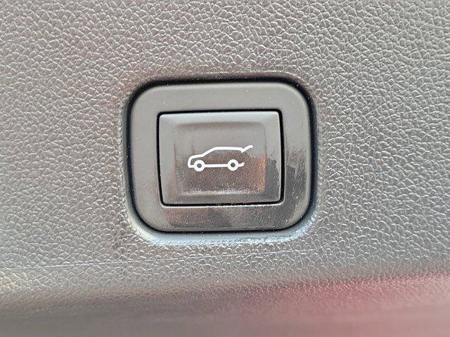 Used 2025 Buick Enclave Avenir w/ Super Cruise Package image 11