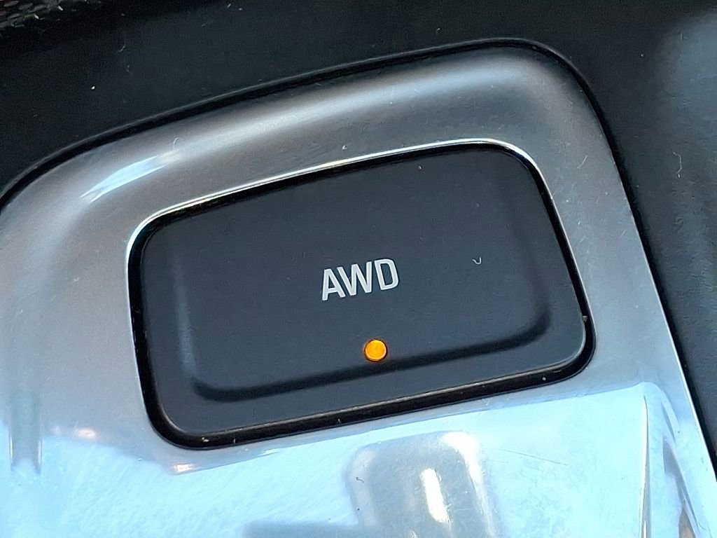 Used 2018 Chevrolet Equinox LS image 25