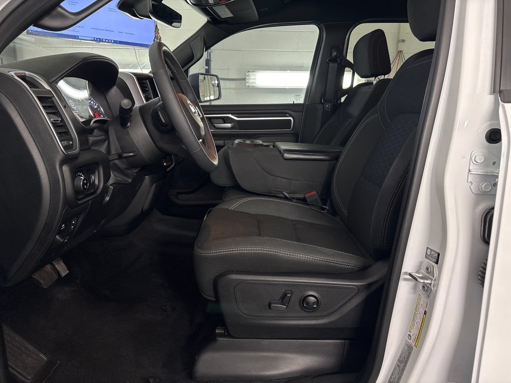 Used 2025 RAM 1500 Big Horn AWD/4WD image 12