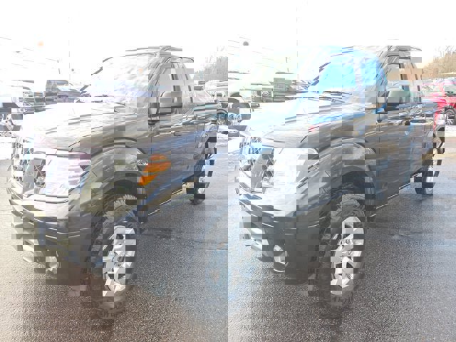 Used 2012 Nissan Frontier SV image 2