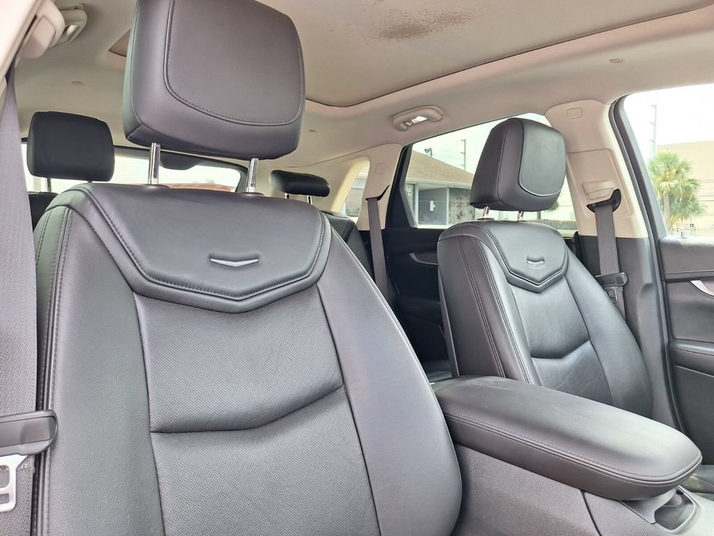 Used 2018 Cadillac XT5 Premium Luxury FWD image 30