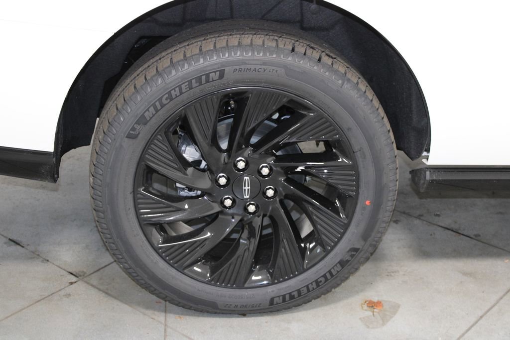 New 2025 Lincoln Navigator Reserve w/ Jet Appearance Package image 13