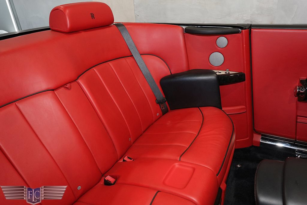 Used 2017 Rolls-Royce Phantom Drophead Coupe RWD image 23