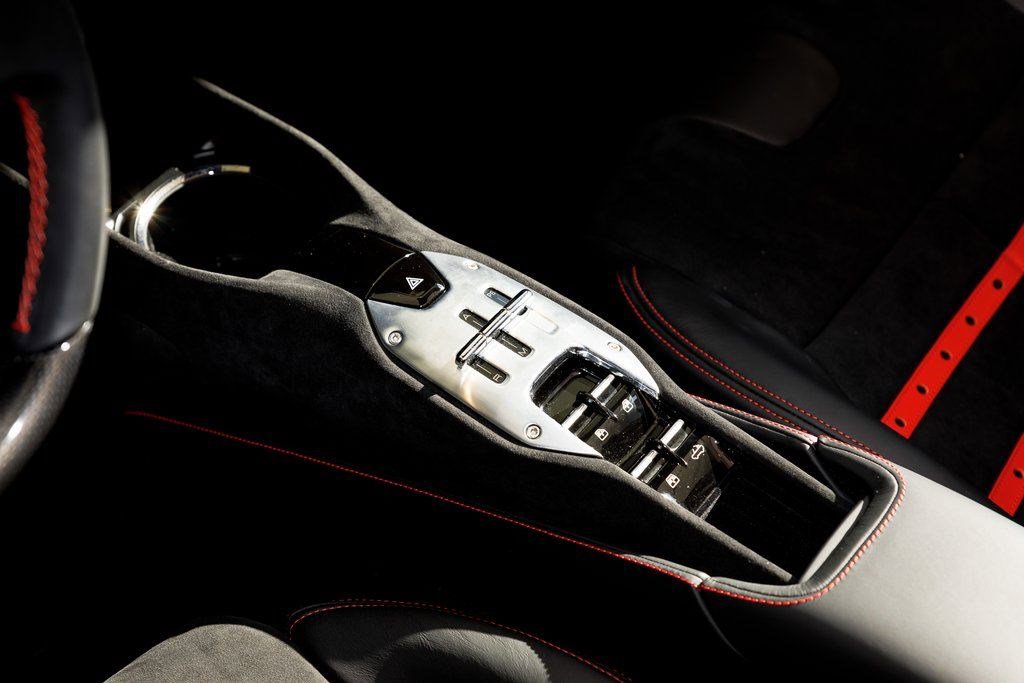 Used 2022 Ferrari SF90 Spider image 22