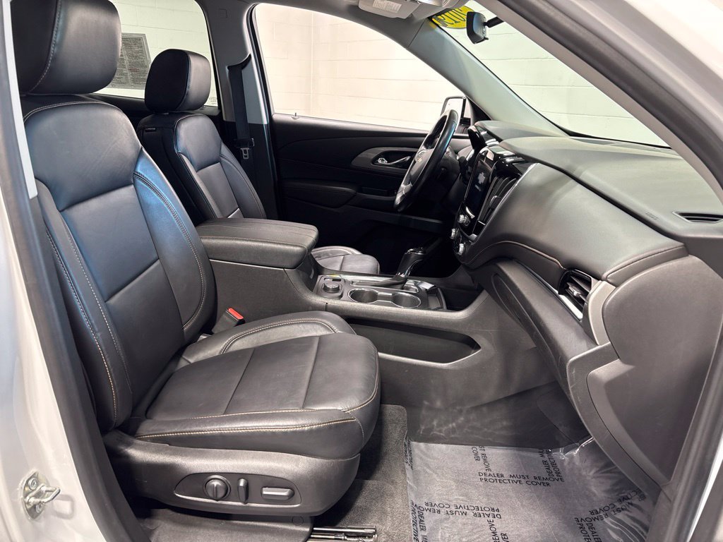 Used 2019 Chevrolet Traverse LT w/ LPO, Floor Liner Package AWD/4WD image 10