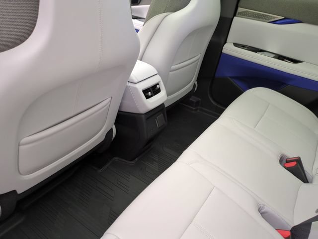 New 2027 Cadillac Optiq Luxury w/ LPO, Floor Liner Package AWD/4WD image 23