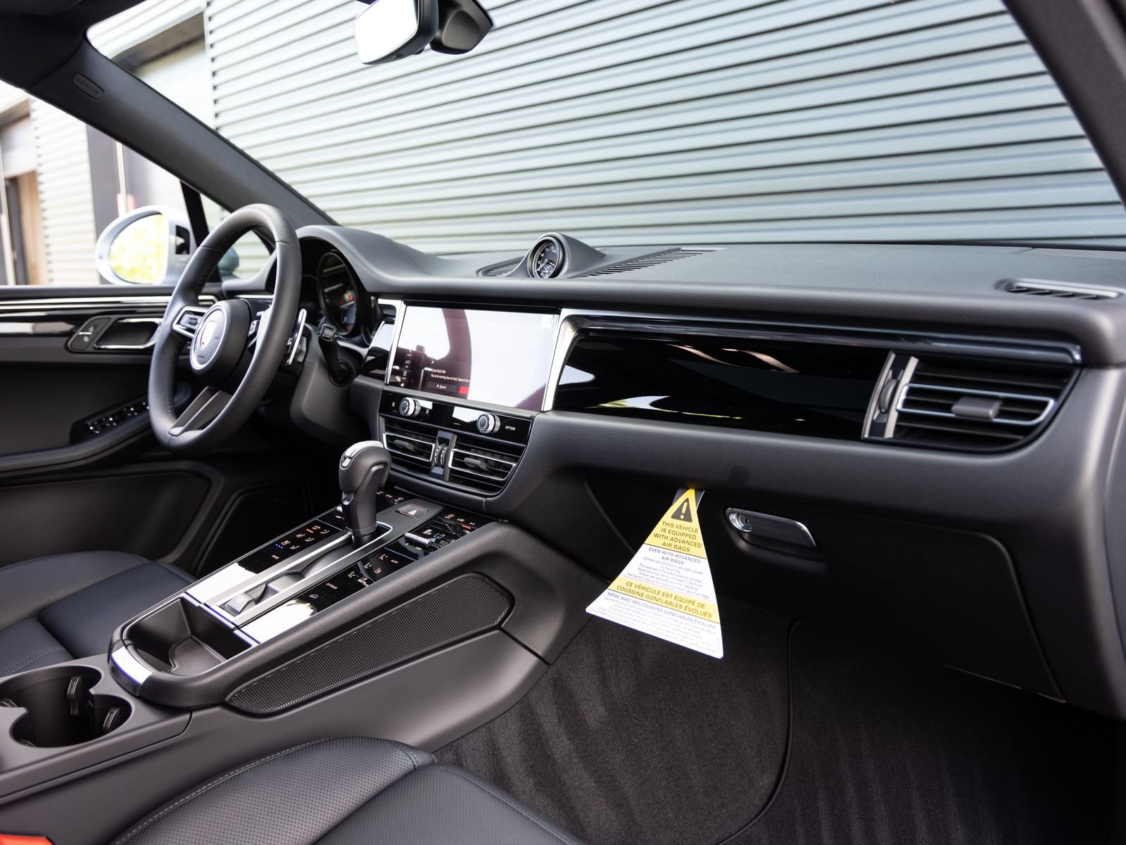 Certified 2026 Porsche Macan AWD/4WD image 35