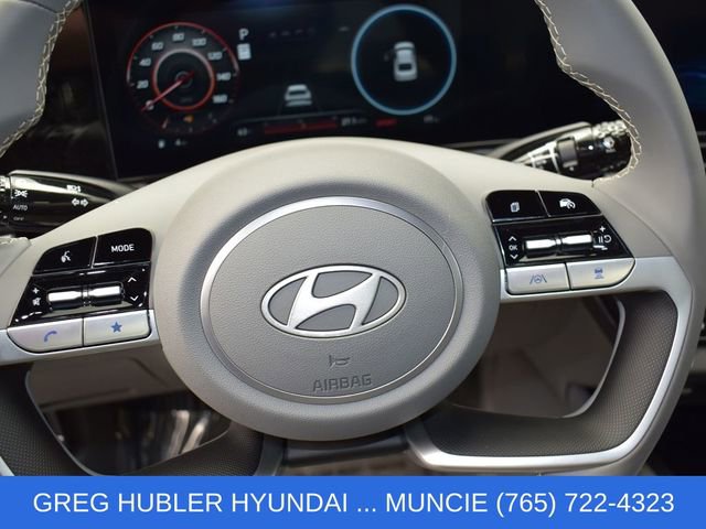 Used 2025 Hyundai Elantra SEL FWD image 21