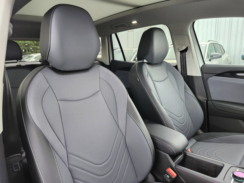 Certified 2026 Volkswagen Tiguan SE AWD/4WD image 15