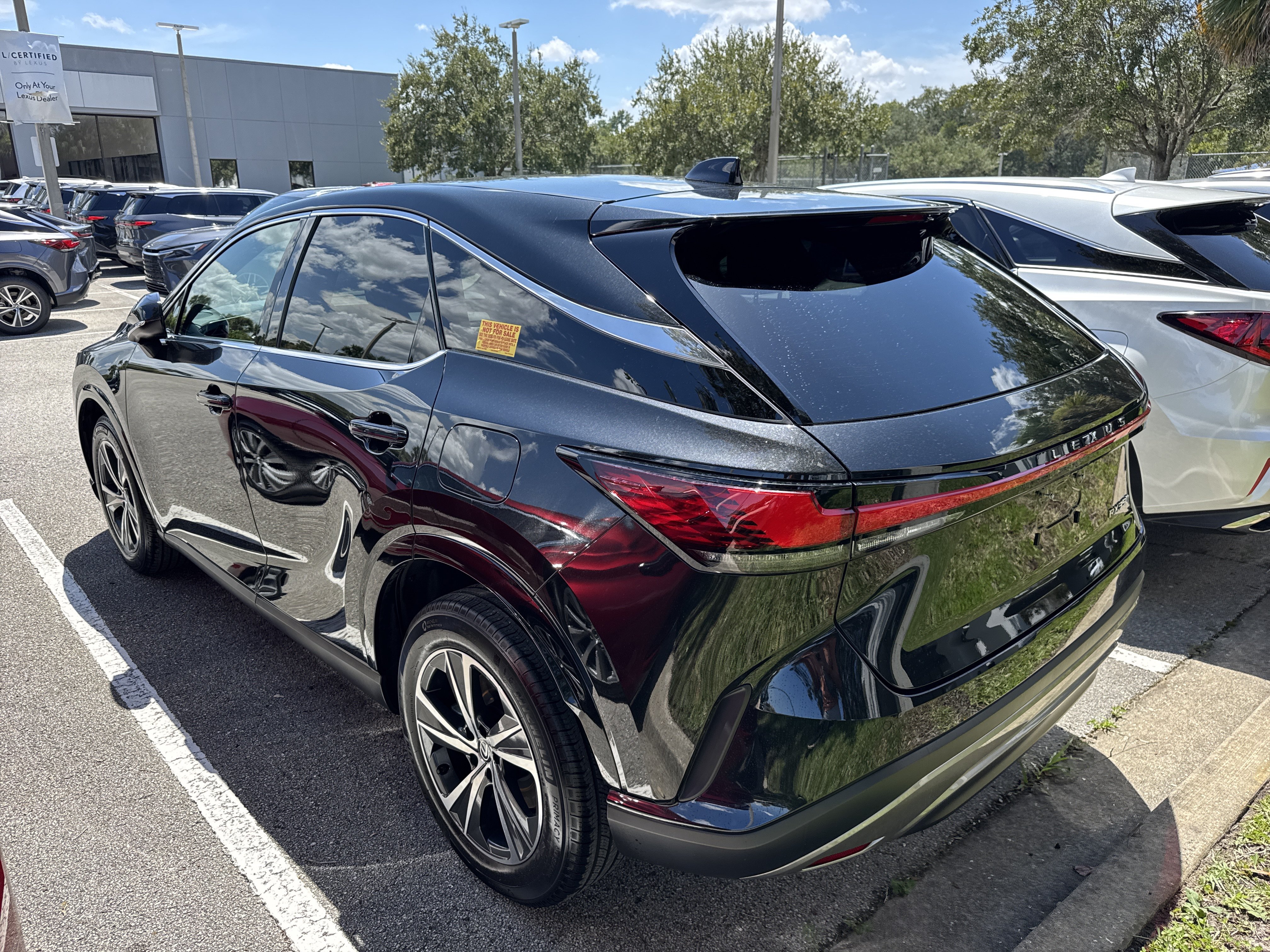 Used 2024 Lexus RX 350 FWD w/ Technology Package image 3