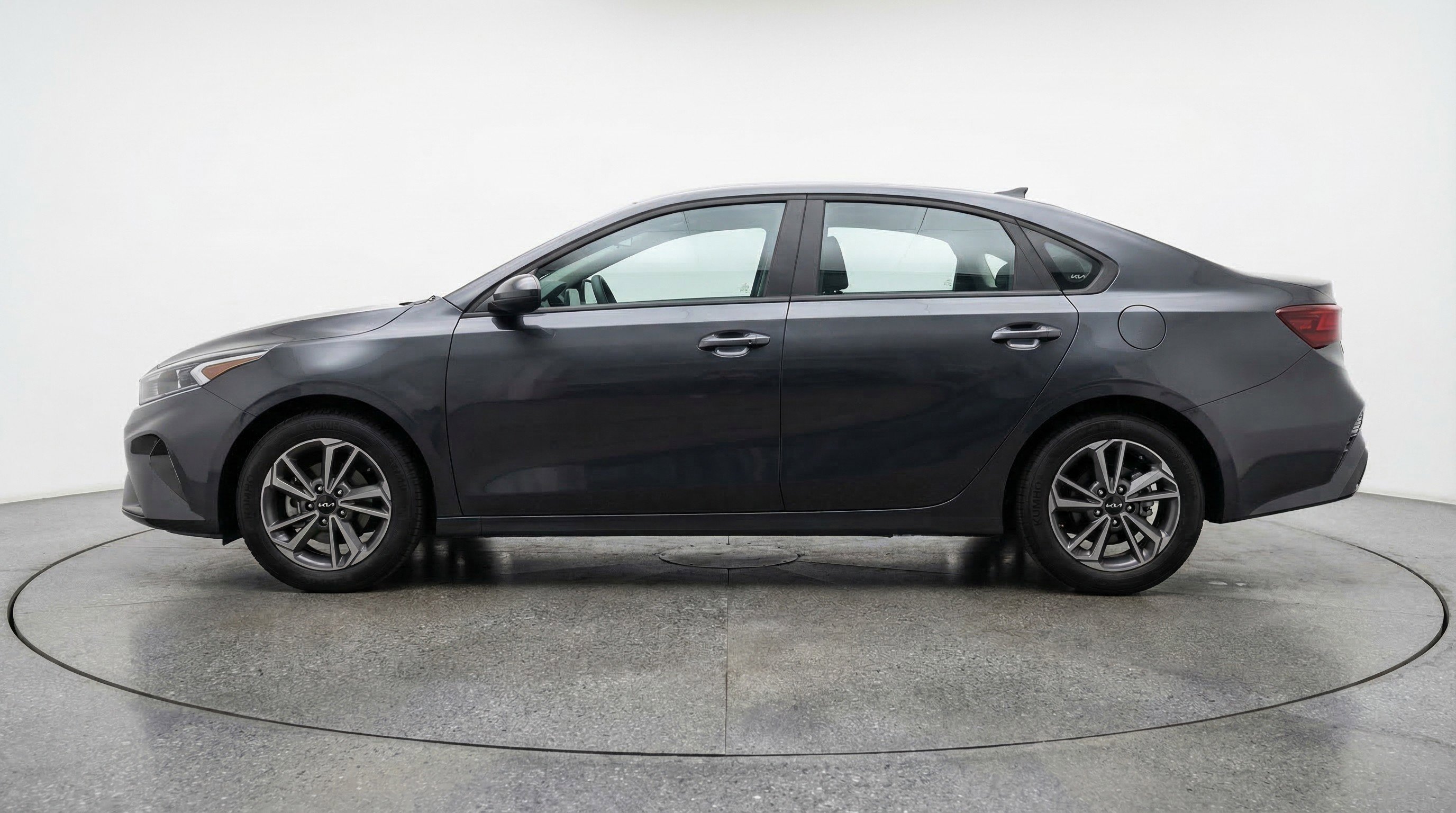 Used 2024 Kia Forte LXS image 5