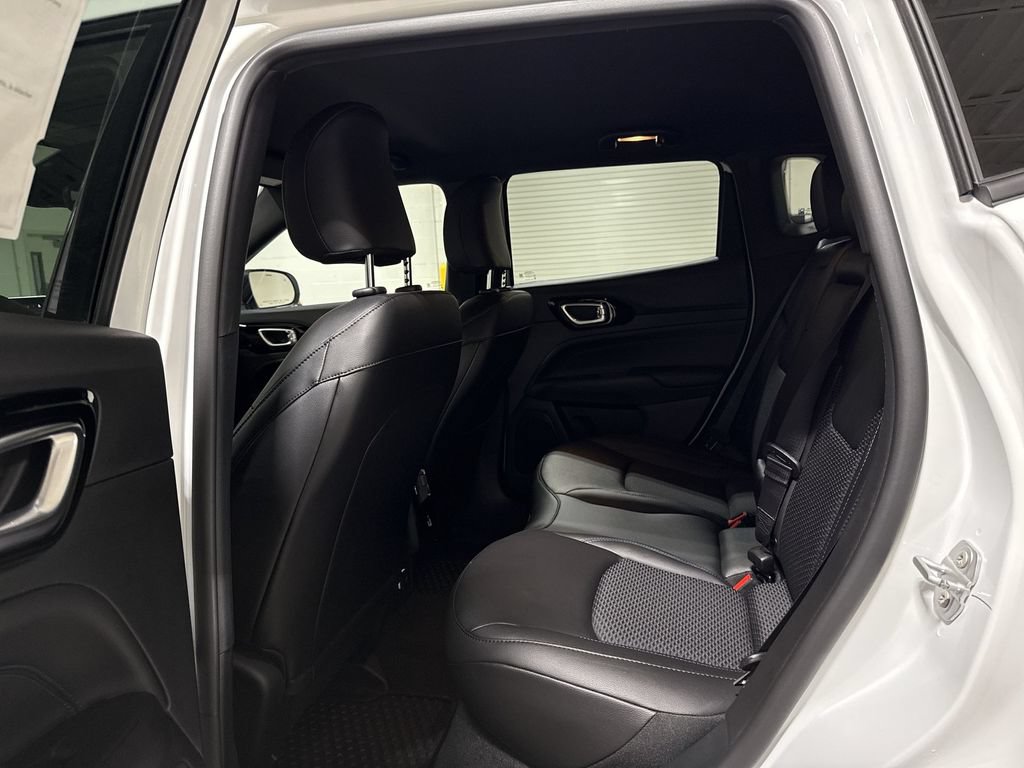 New 2026 Jeep Compass Latitude AWD/4WD image 22