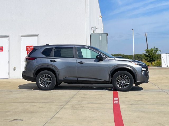 Used 2024 Nissan Rogue S FWD image 7