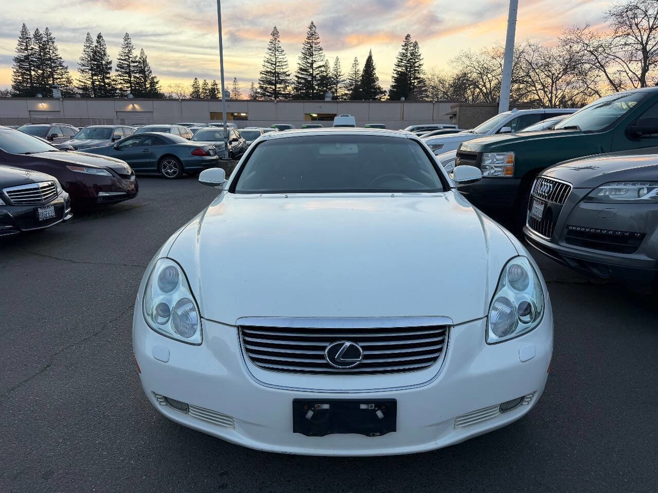 Used 2004 Lexus SC 430 Convertible image 2