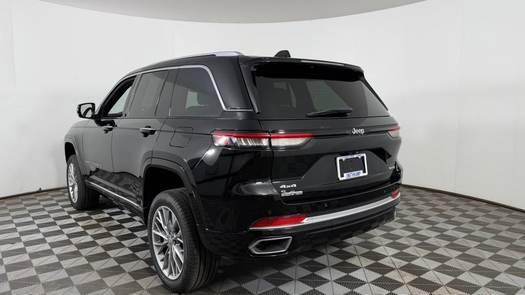 Used 2023 Jeep Grand Cherokee Summit AWD/4WD image 6