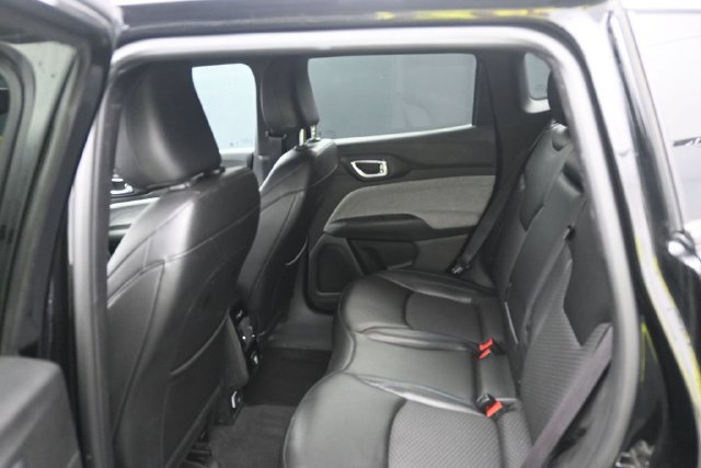 Used 2024 Jeep Compass Latitude AWD/4WD image 32
