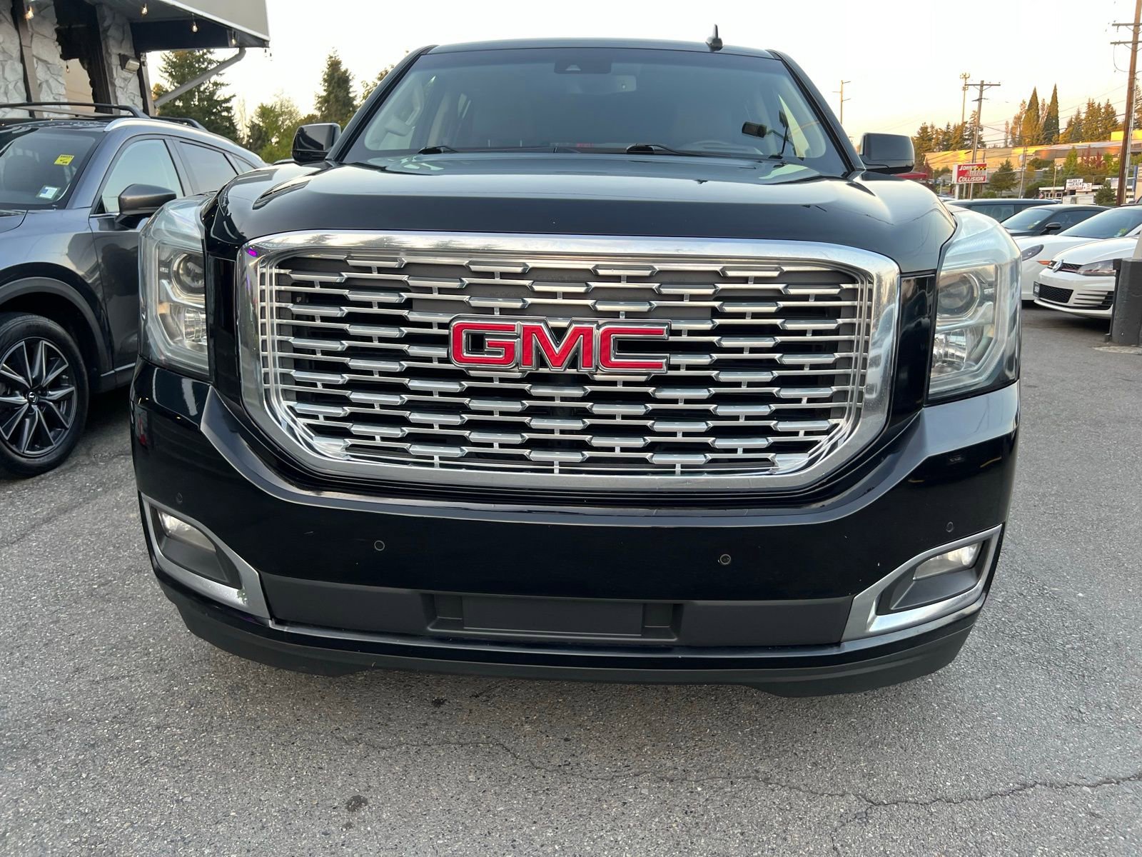 Used 2019 GMC Yukon XL Denali image 5