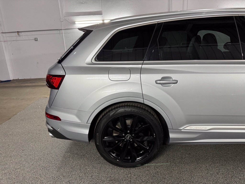 Used 2022 Audi SQ7 Premium Plus w/ SQ7 Executive Package AWD/4WD image 9
