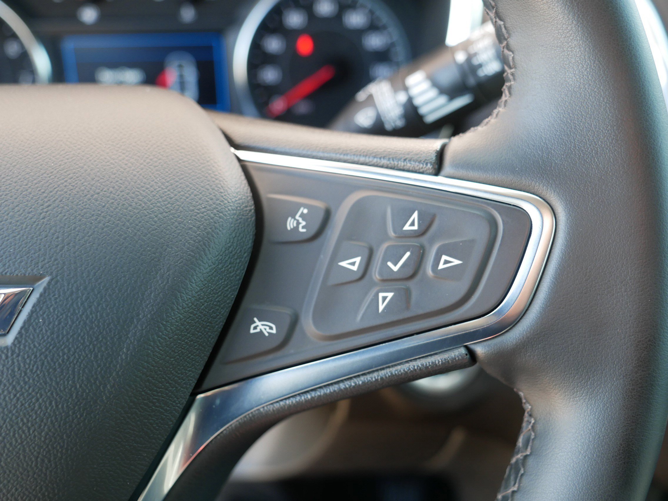 Used 2024 Chevrolet Equinox LT w/ LPO, Floor Liner Package AWD/4WD image 29