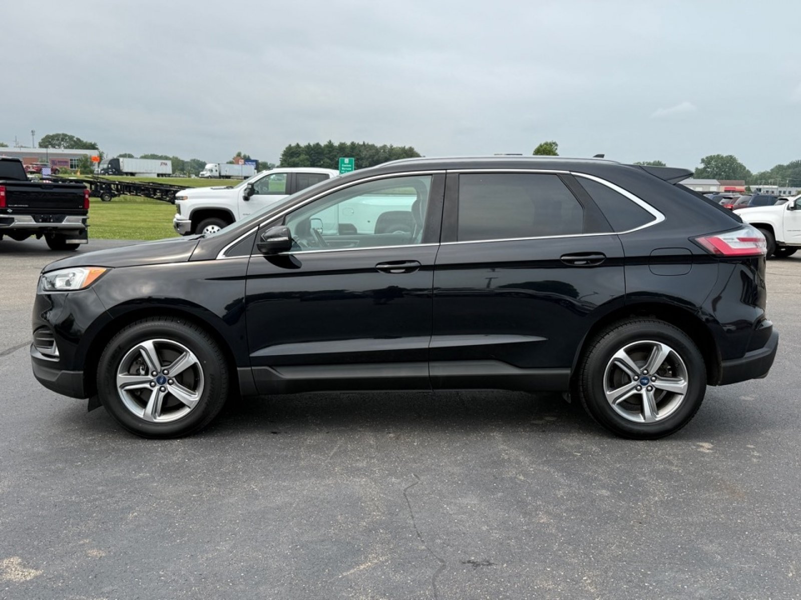 Used 2020 Ford Edge SEL w/ Convenience Package AWD/4WD image 5